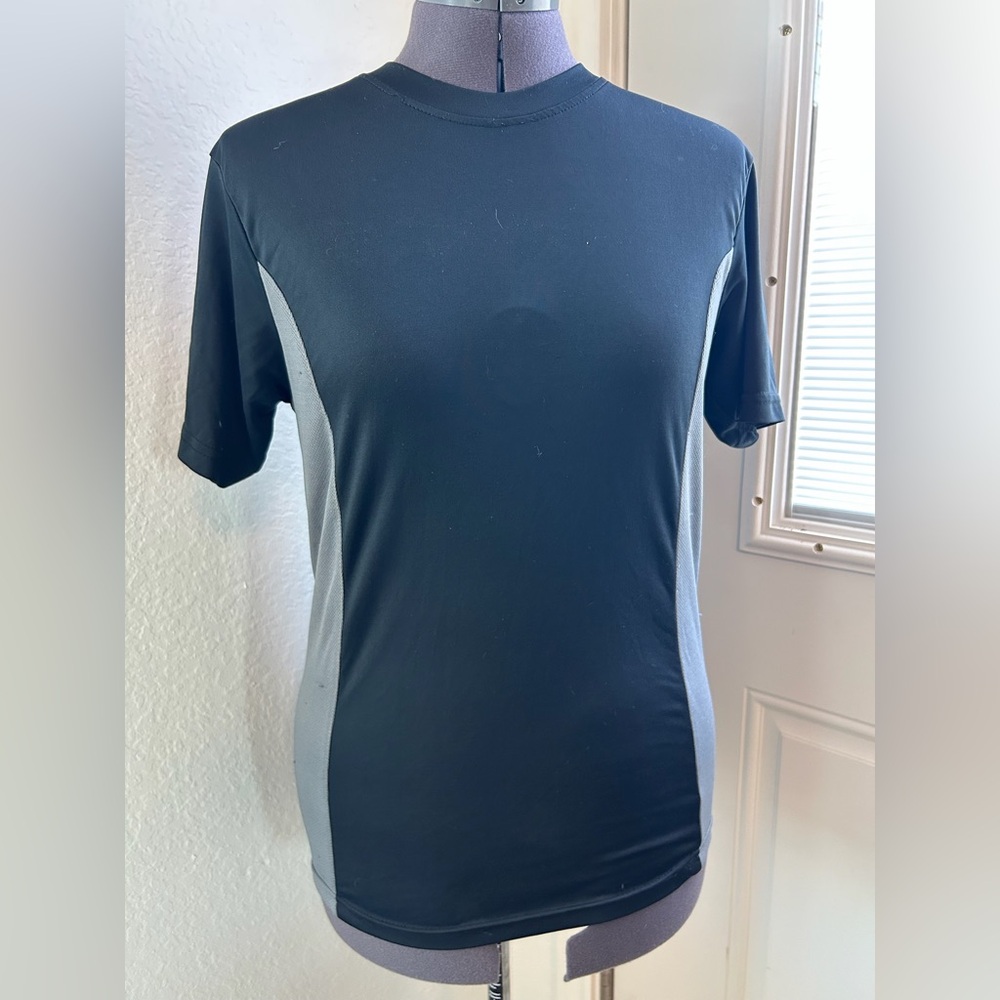 Men's Black and Gray Shirt